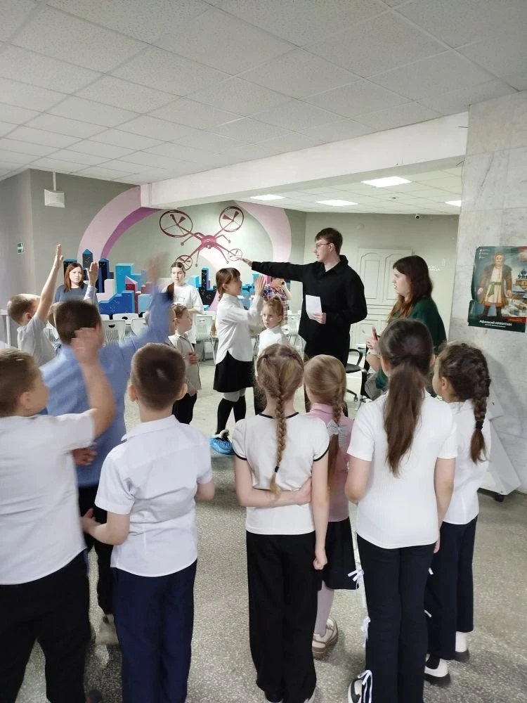 Сегодня, 8 апреля, учащиеся 1Б класса приняли участие в увлекательном космическом квест...