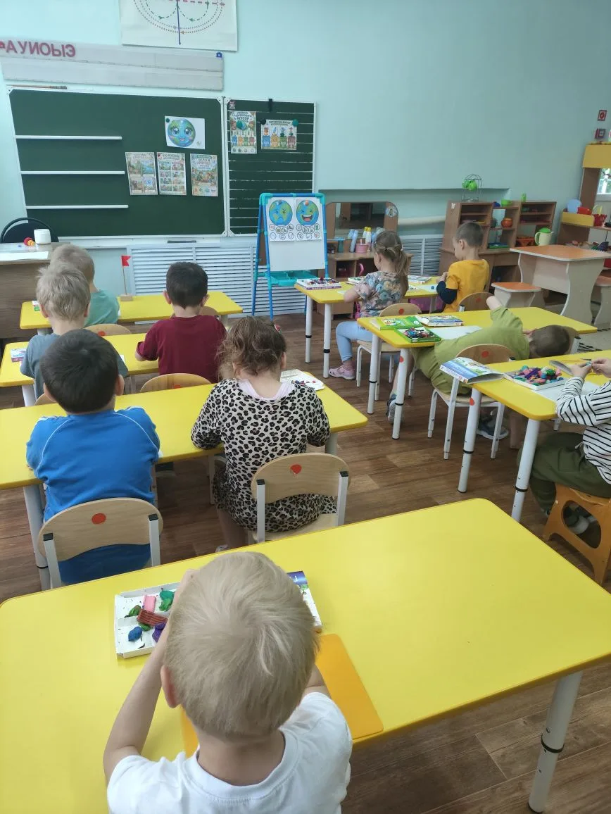 Сегодня в группах "Кувшинка" и "Тюльпанчик" прошло занятие, посвящённое Дню окружающей ...