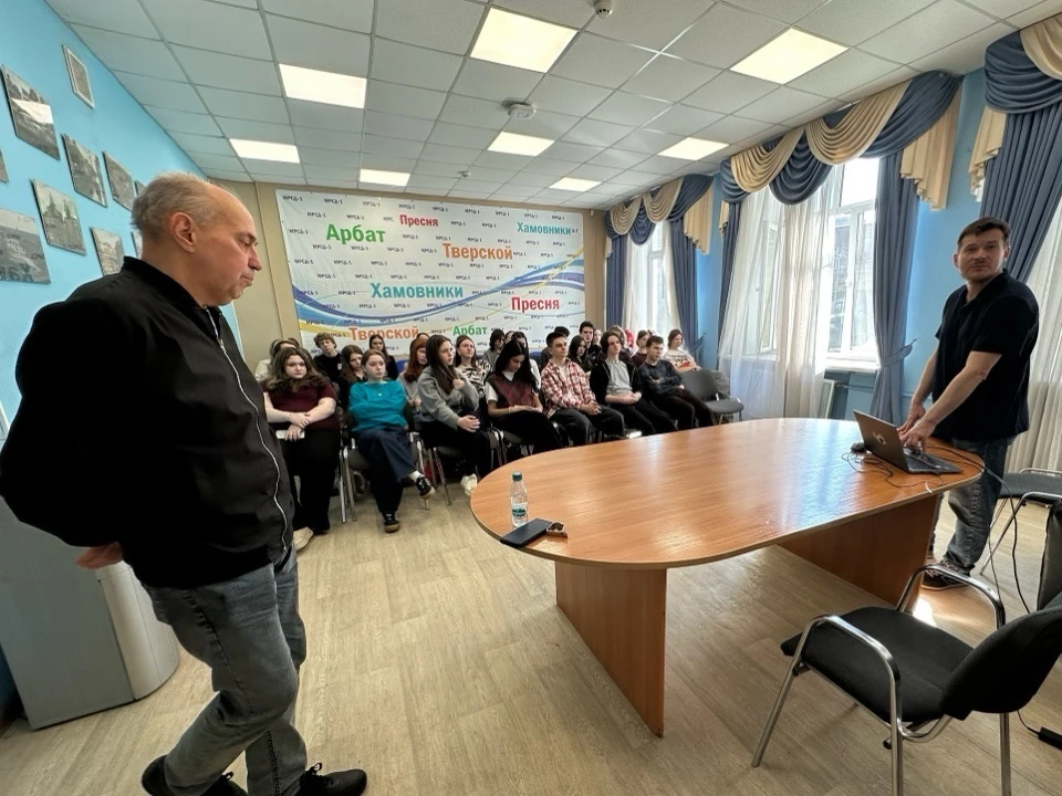 Встреча с военными журналистами 🎤  25 марта в школе №2123 им. Мигеля Эрнандеса состоялась встреча уч