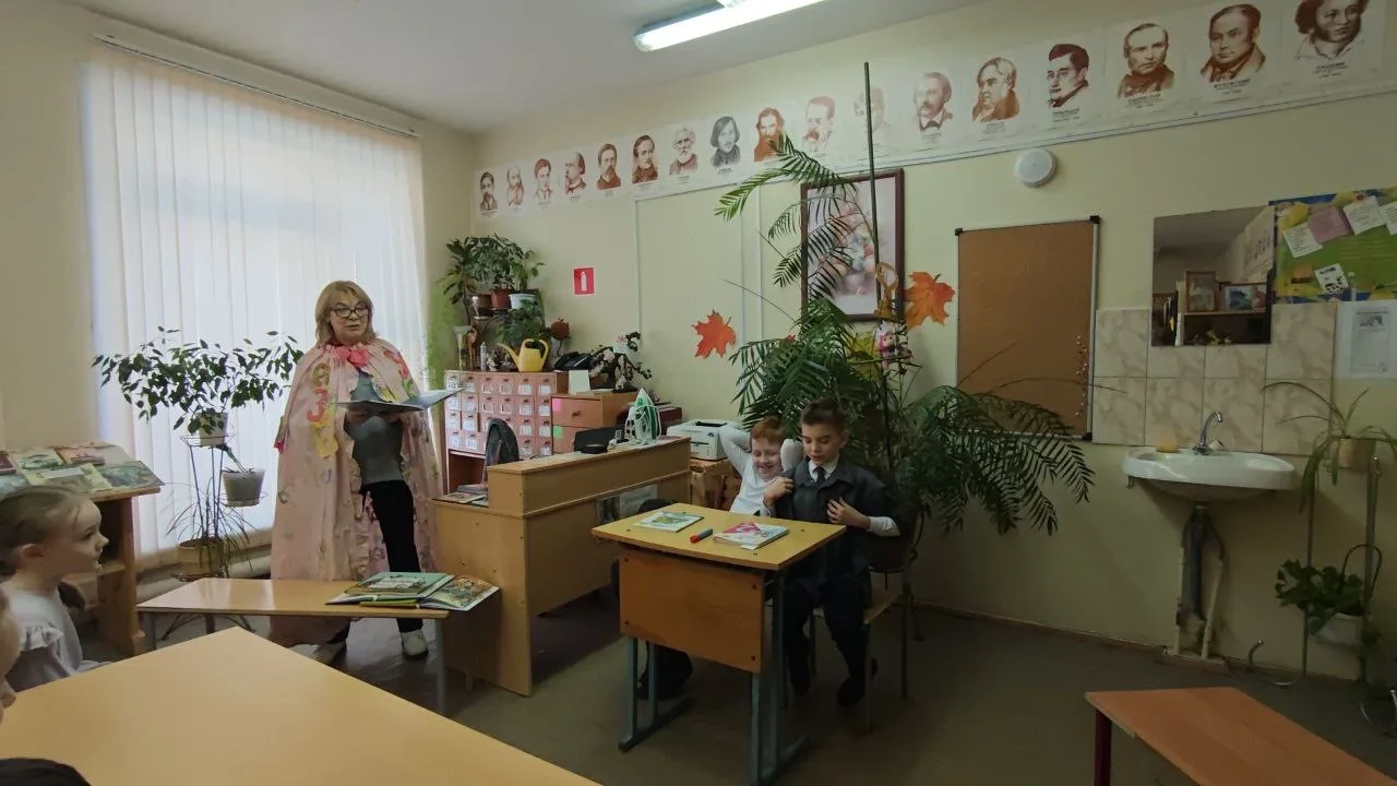 📚✨Ура! Ученики 1‑х классов успешно закончили изучение «Азбуки» — это большой шаг в мире чтения!  🎭В 