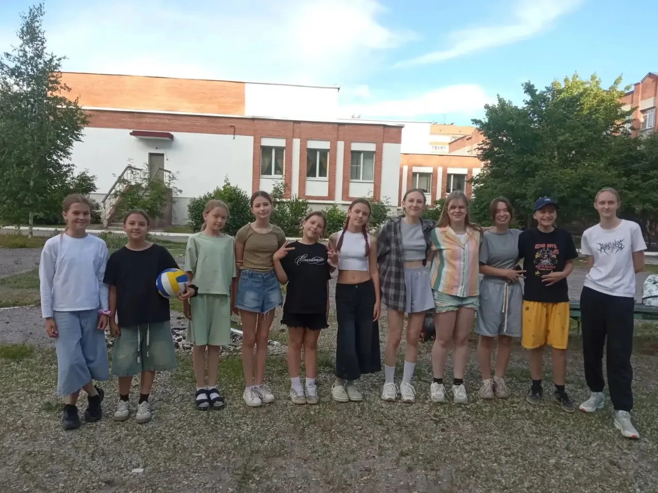 🏐В рамках проведения летней оздоровительной кампании в МБОУ СОШ №77 г. Пензы 24 июня прошла товарищ
