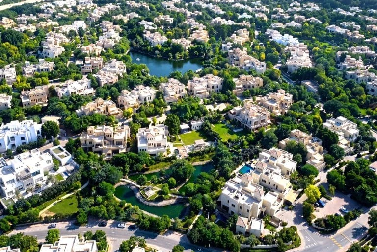 🇦🇪 В Дубае растёт спрос на “закрытую” роскошь: покупатели элитного жилья выбирают при...
