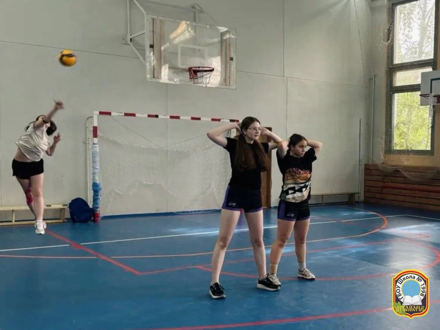 🏐 Учителя vs ученики: волейбольное дерби  В нашей школе состоялся товарищеский матч по волейболу меж