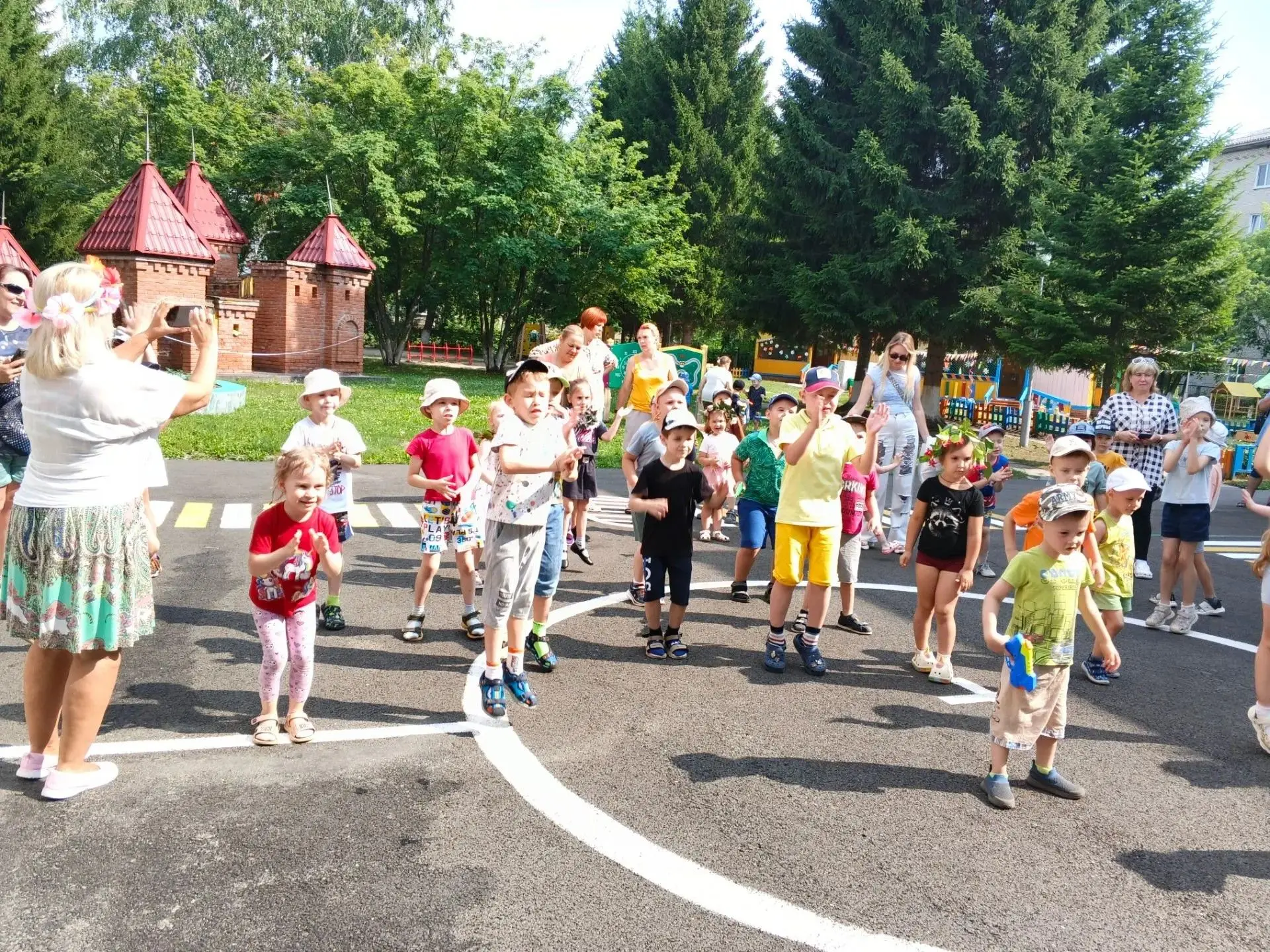 Гуляли так, что брызги летели во все стороны! 7 июля наша группа № 2 окунулись в атмосферу настоящег