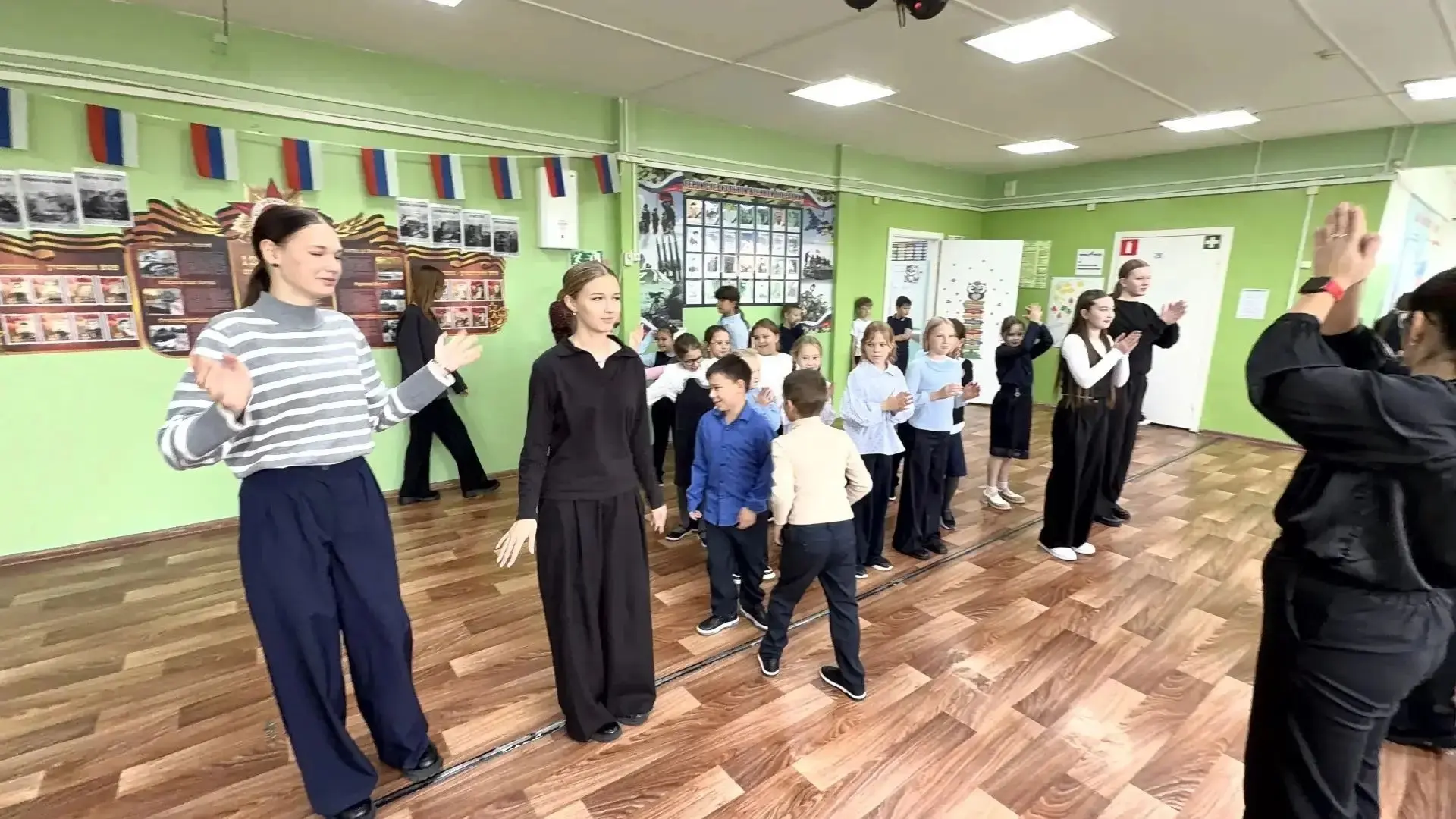 Флешмоб ко Дню музыки: когда искусство выходит на школьную перемену.