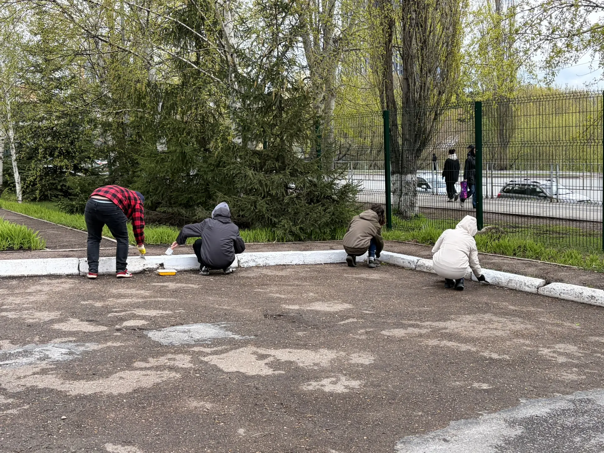 «У природы нет плохой погоды», — говорят те, кто сегодня вышел на общегородской субботник! 🌬🌧 Спасиб