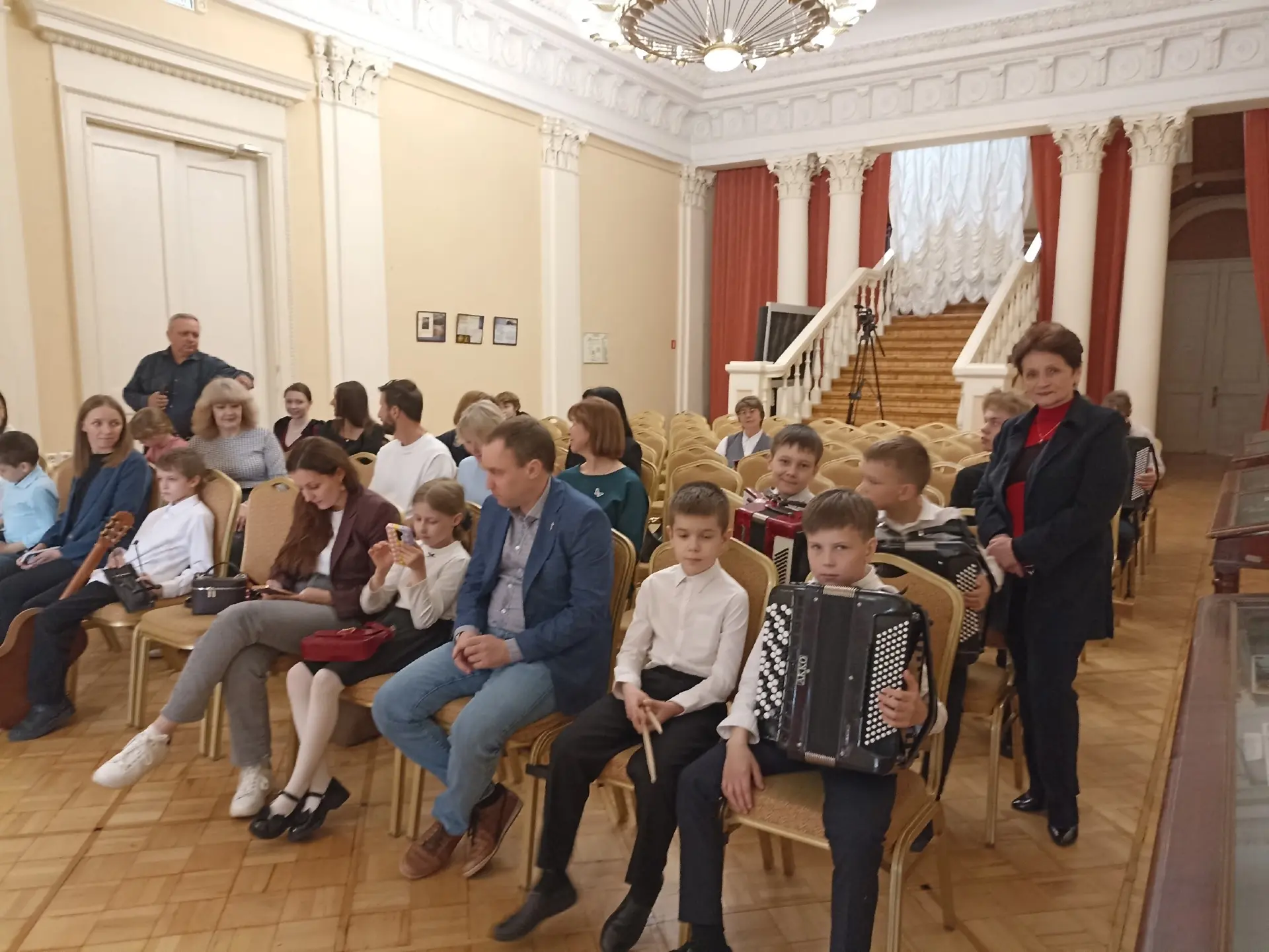 В июне состоялся концерт в "Институте истории искусств" посвященный "Дню защиты детей". В концерте п
