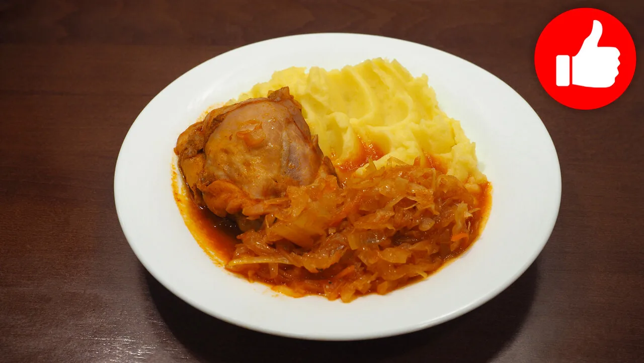 Тушеная квашеная капуста с курицей в мультиварке