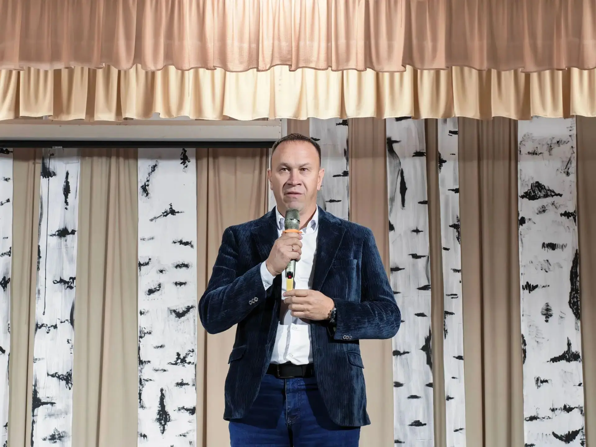 💐На праздник, посвящённый Дню пожилого человека, пришли бабушки, дедушки, прабабушки и...