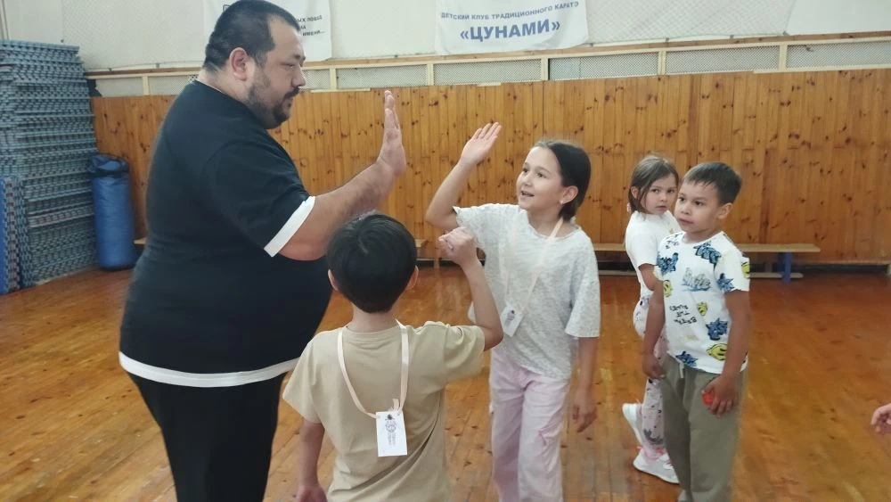 🚀Второй день движения к звездам:  прокачиваем мышцы и интеллект! 

💃🏻🕺🏻Соединяем яркие танцы с 