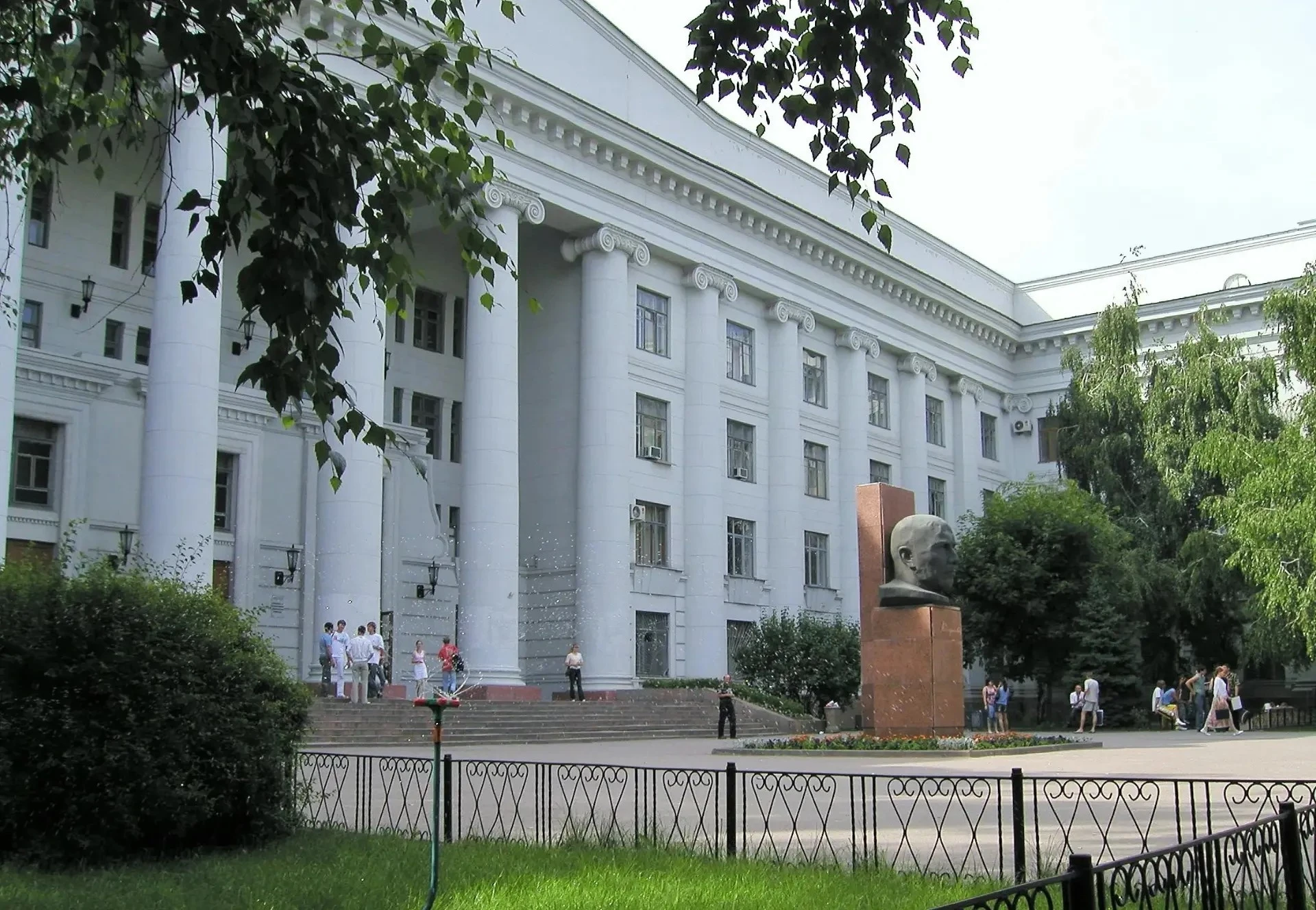 В Волгоградском государственном социально-педагогическом университете, подведомственном...