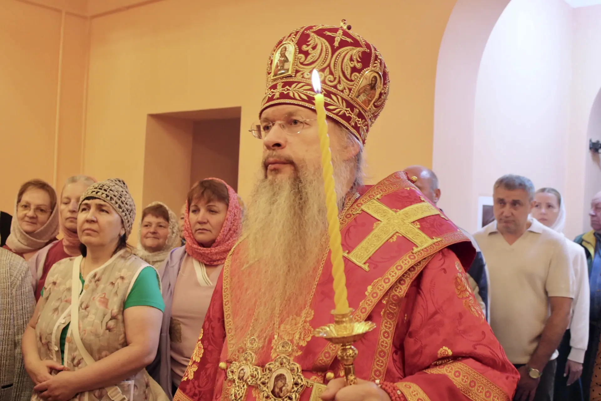 В ночь с 16 на 17 июля 2026 года , в канун памяти святых Царственных Страстотерпцев, Преосвященный А