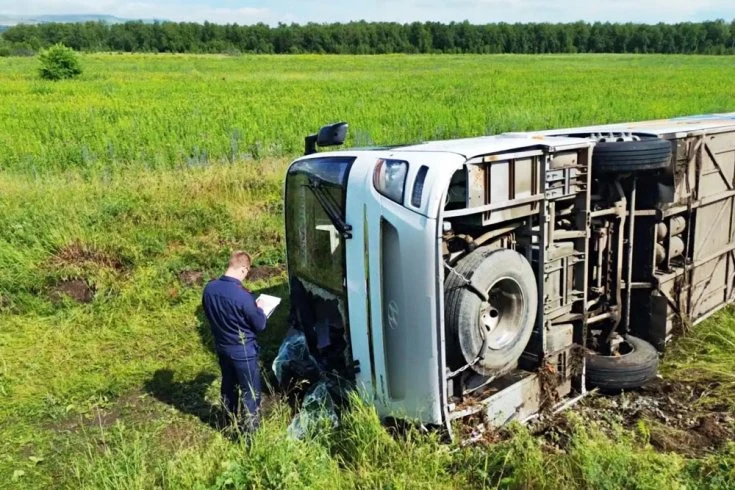 Что известно о попавшем в ДТП под Минусинском автобусе: