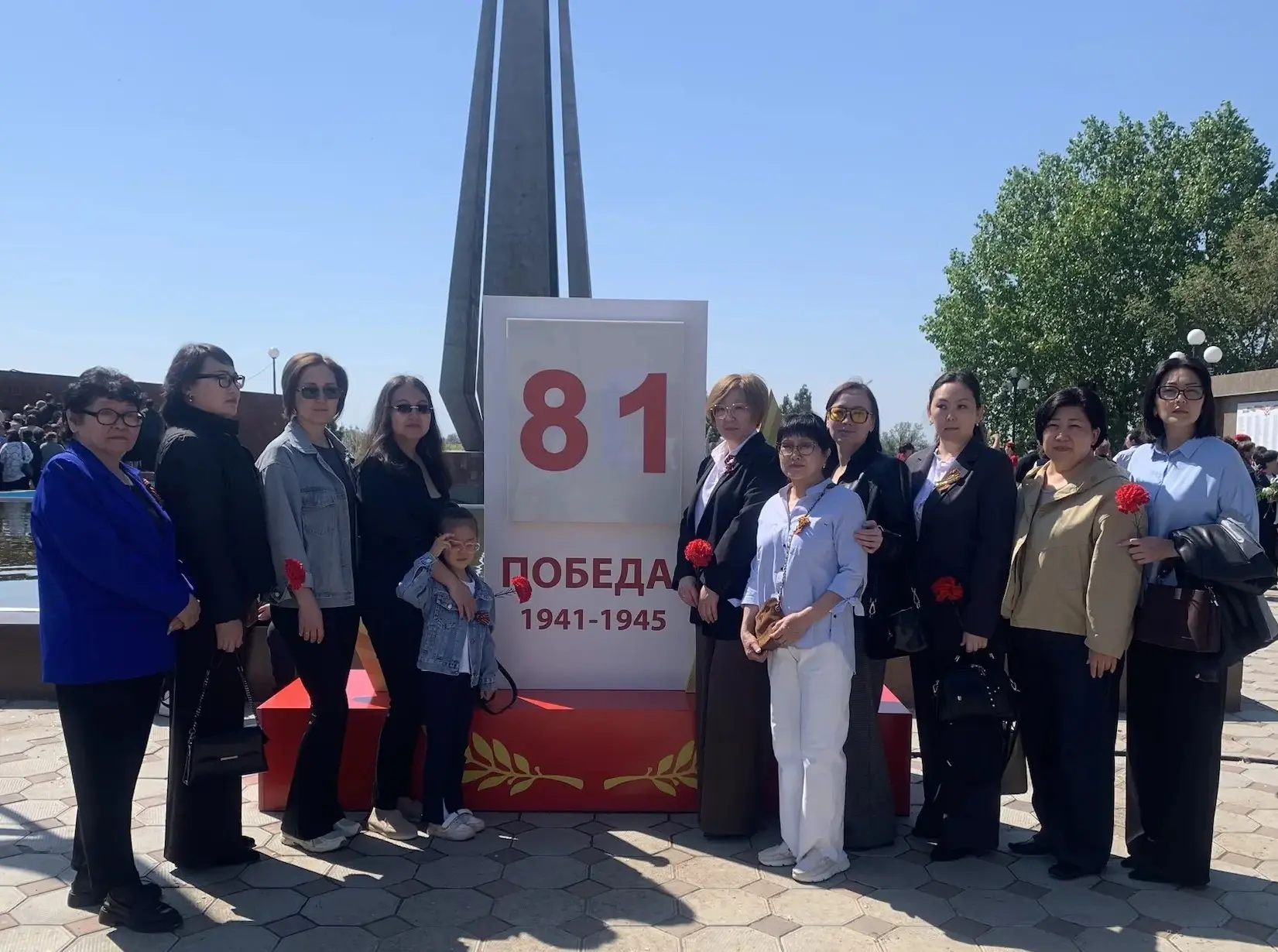 Сотрудники КУ РК «ЦСЗН Лаганского района» участвовали в районном митинге «Память сердца...