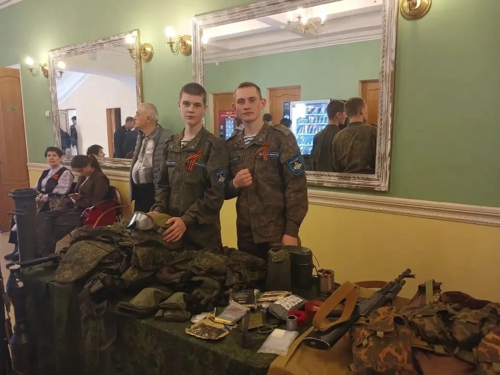 🎗️Сегодня вместе с ребятами побывали на собрании клуба «Ты помнишь, товарищ!» в Химволокно.  Меропри