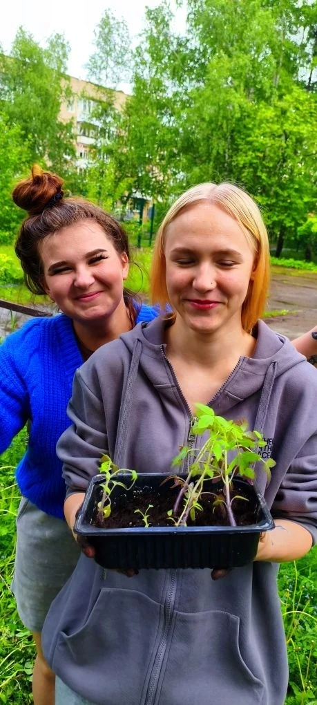 Огород наш, огород — Сколько нам с тобой хлопот, От весны до холодов — «Будь готов — всегда готов!
