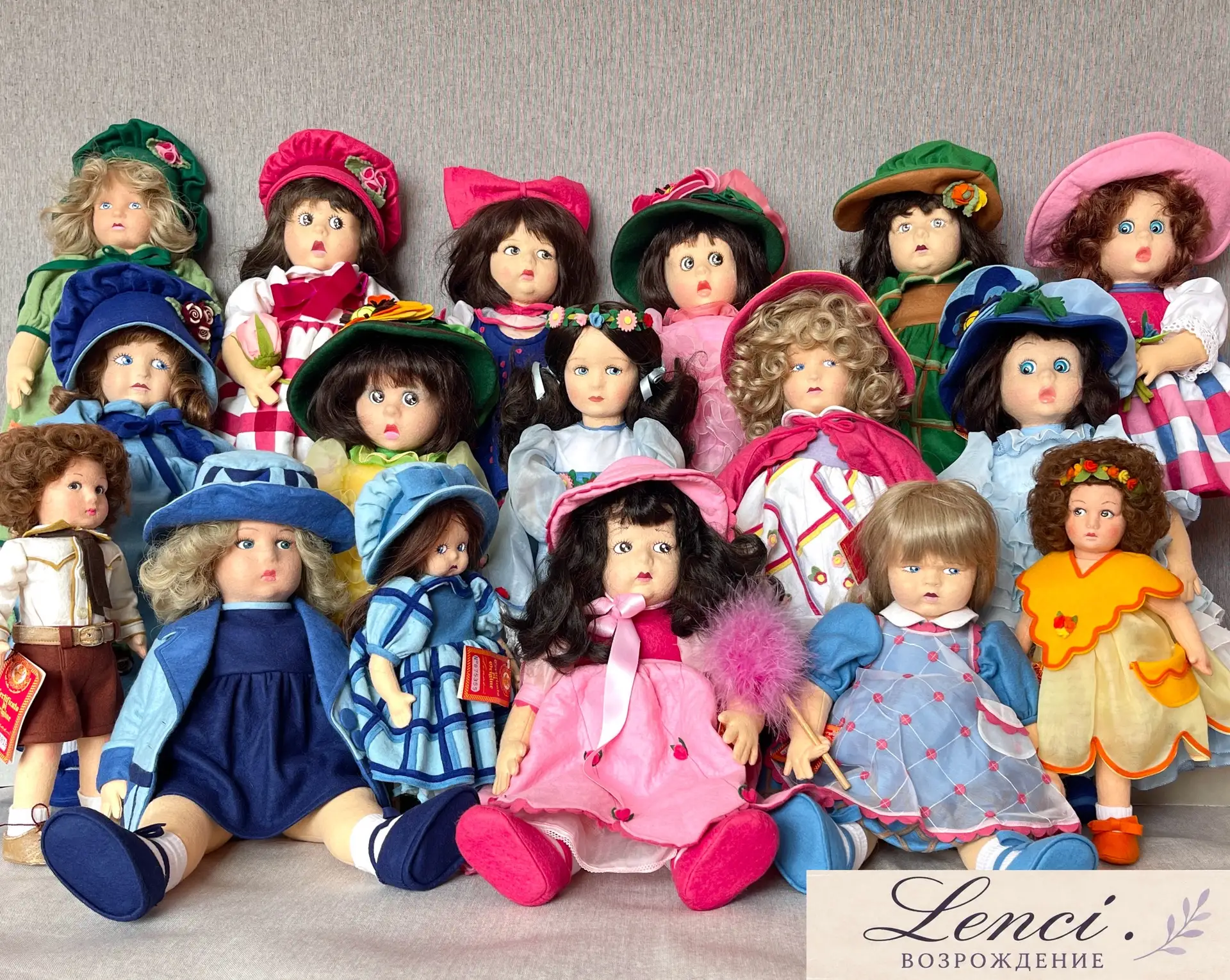 Перед вами семнадцать кукол Lenci 1980-1990-х годов. С них начинается новая глава проекта «АнтикТойс