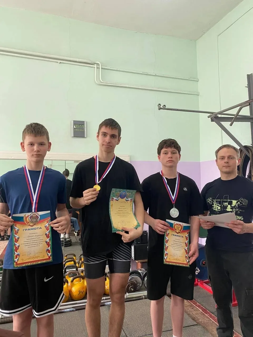 Соревнования по пауэрлифтингу в спортивной школе  18 апреля в спортивной школе «Виктория» г. Тихорец