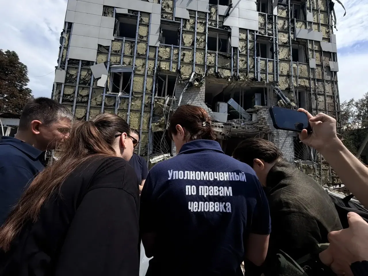В Старобельске продолжается ликвидация последствий чудовищного удара ВСУ  Мы сейчас на месте с уполн