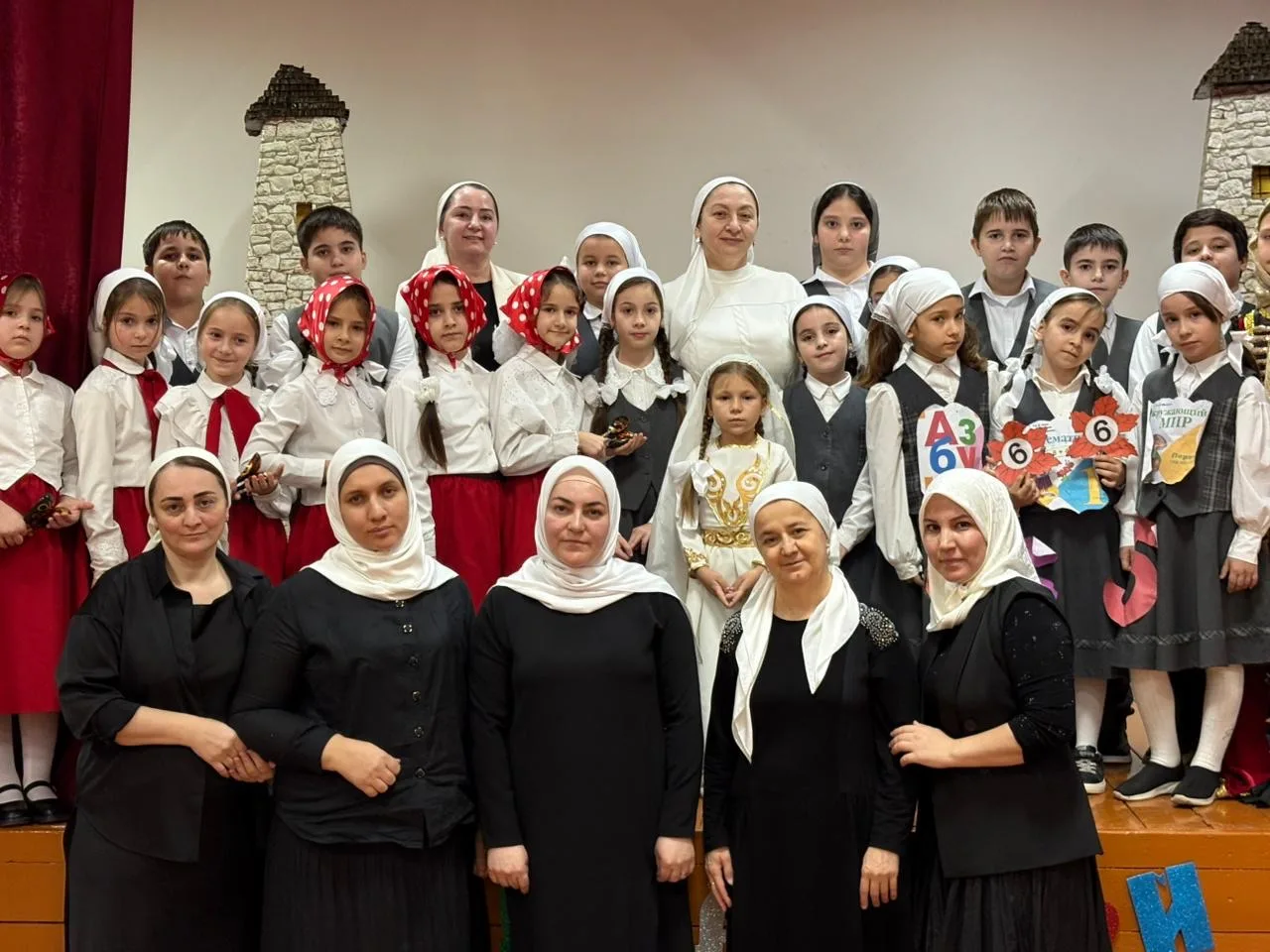 Год начальной школы в самом разгаре! ✨  В МБОУ СОШ 66 г. Грозного прошло большое и радостное событие
