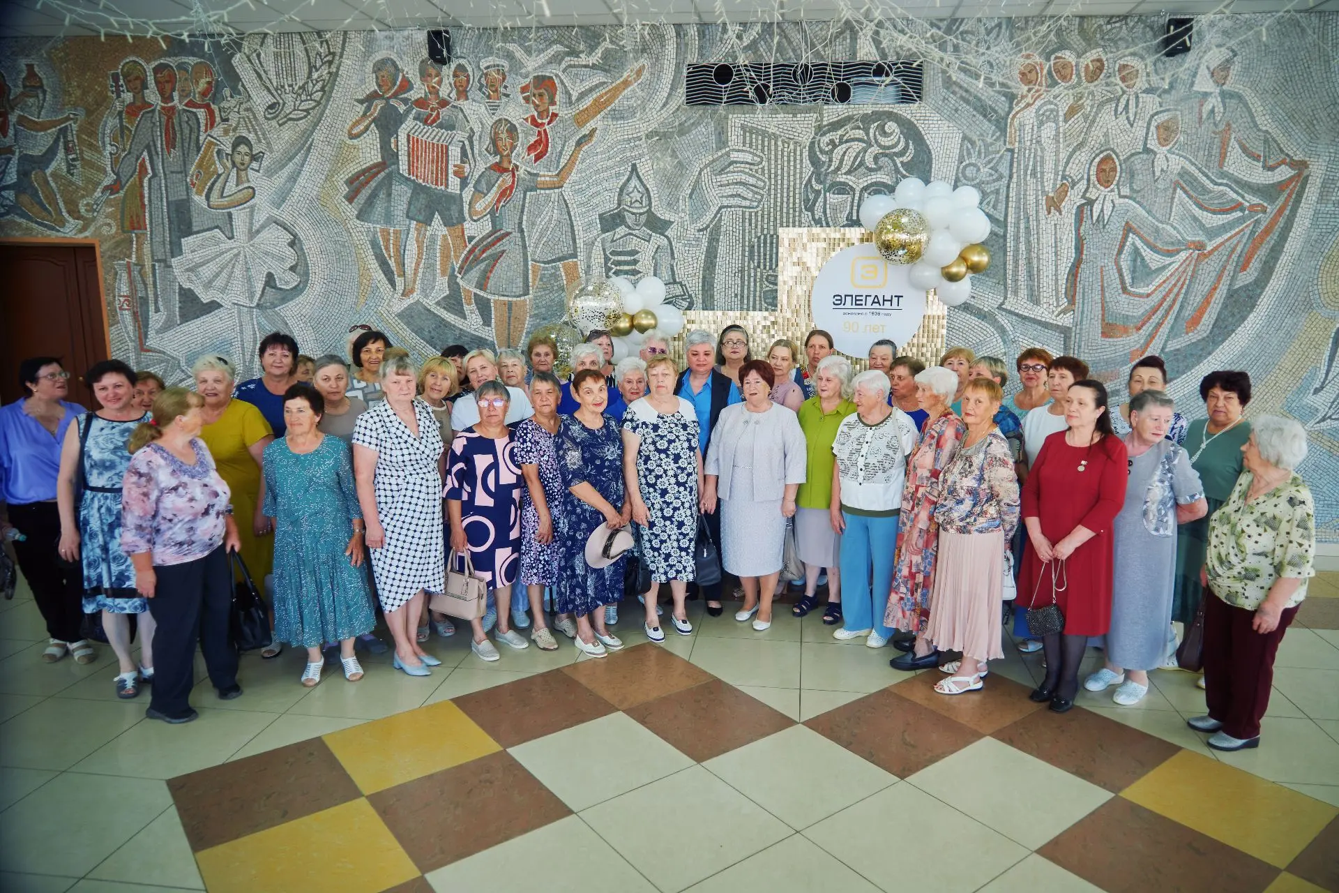 90 лет мастерства и качества: Дмитрий Грачев поздравил коллектив фабрики «Элегант»🇷🇺 

Легенда уль