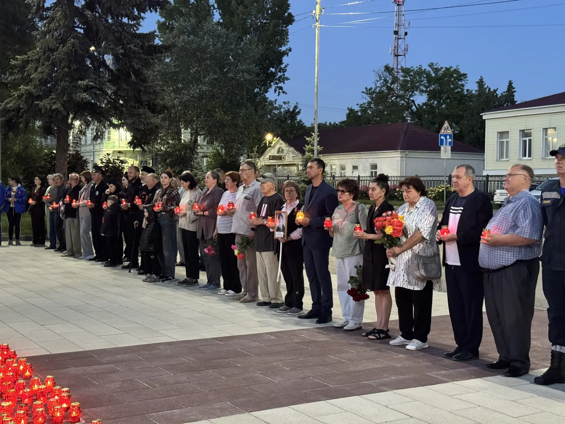 Сегодня, в 4 часа утра, у мемориального комплекса «Парка культуры и отдыха» состоялось памятное меро