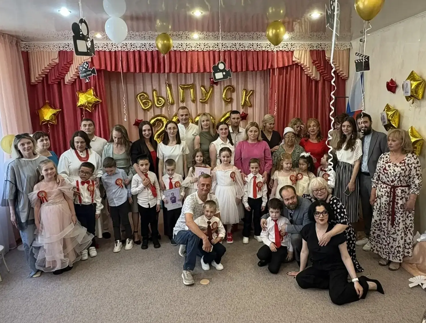 ✨Наши звёзды зажглись! 🌟 Выпускной «Звёздный дождь»