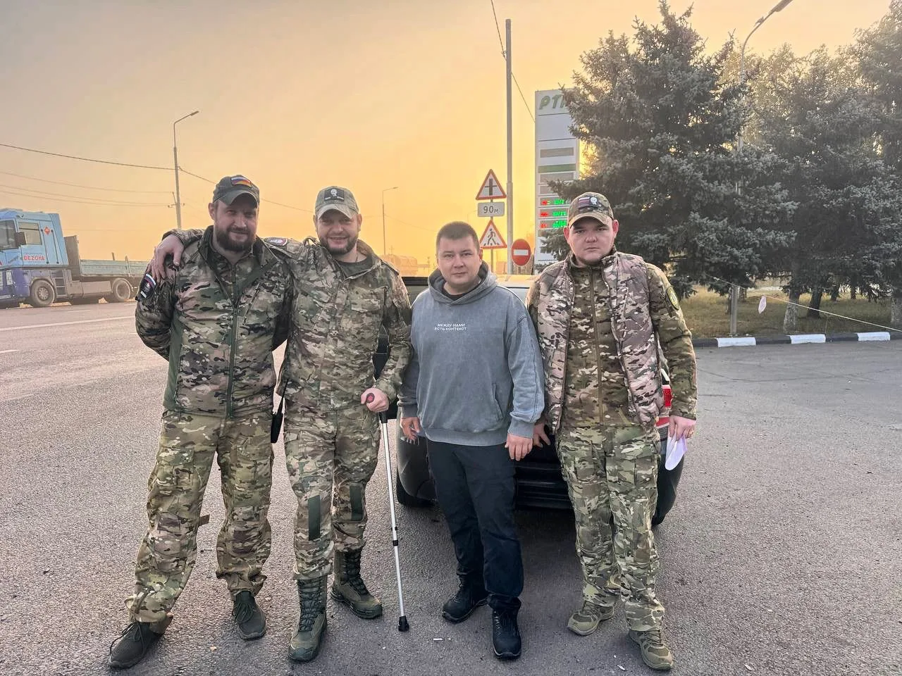 Коммунист Алексей Лашманов на передовой навестил наших товарищей Дмитрия Туктамышева и ...