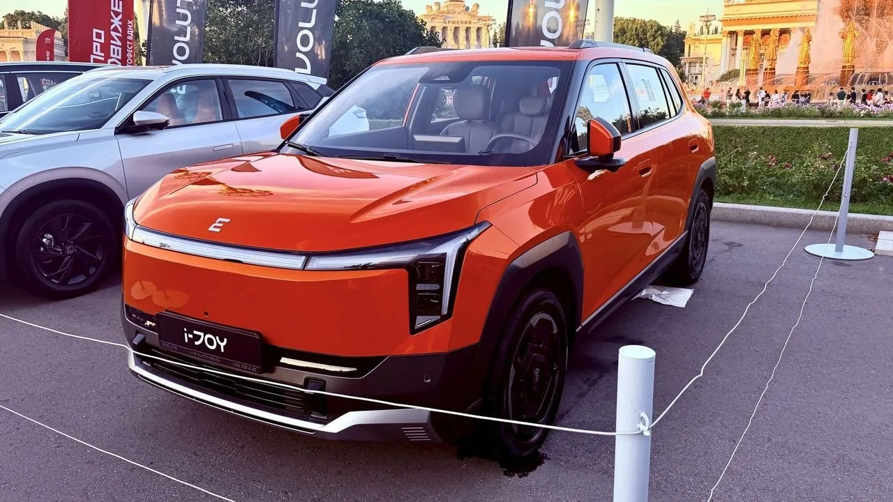 🛒 В России рекордно взлетели продажи электромобилей: какой российский кроссовер оперед...