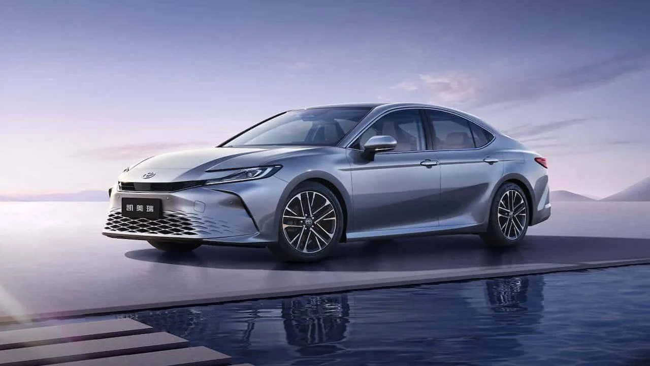 Toyota Camry 2027 получила крупное обновление для китайского рынка.
