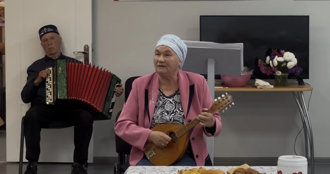 Халыкара өлкәннәр көне  ул өлкән буын бәйрәме. 👵👴 Бу дата  өлкәннәргә үзенең кайгырту...