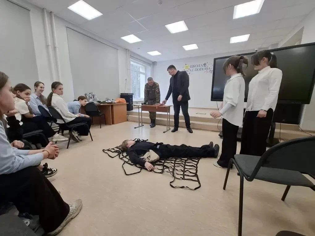 В период с 12 по 20 мая во всех классах проводились занятия  по безопасному отдыху  в летний период,