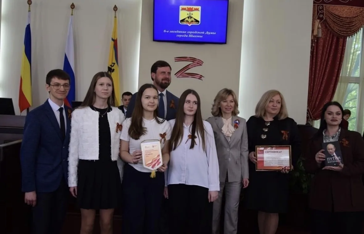 🏆 Наши экскурсоводы — лучшие в городе! 🏆  📜С радостью сообщаем: команда экскурсоводов нашей школы — 
