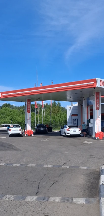 Ежедневно ведём мониторинг ситуации с топливом в нашем городе. на сегодняшний день в Юр...