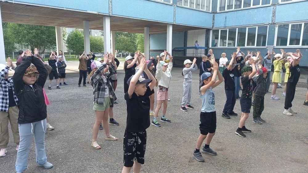 День первых: как мы открыли лето! 🌞

Сегодня в нашем лагере — особенный день. 3 июня мы назвали Днё