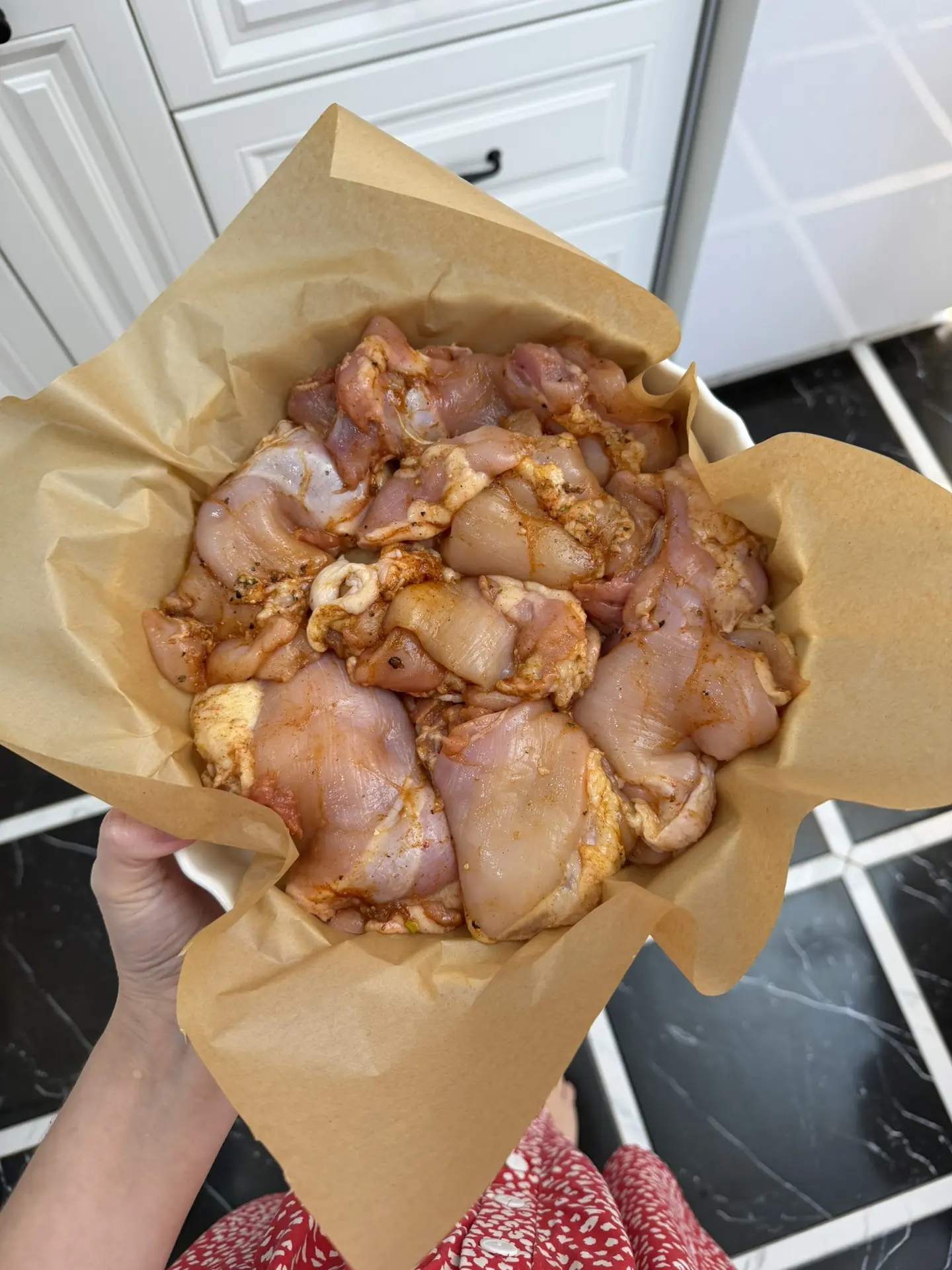 Куриные бёдра в сливочном соусе, по этому рецепту соус и бёдра готовятся отдельно 👌
