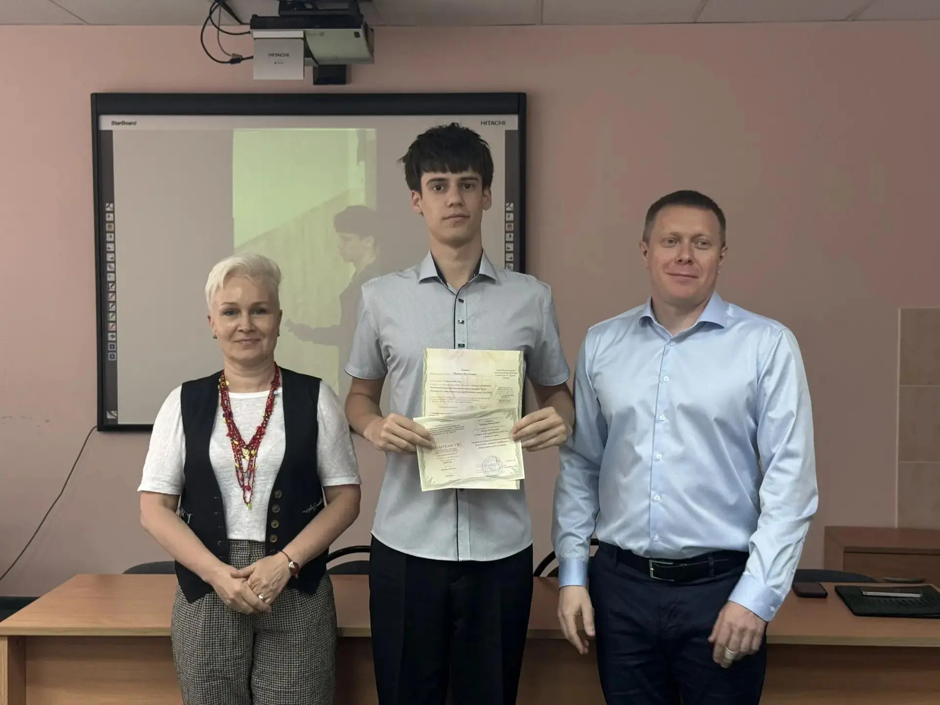 Участники РСО освоили профессию «Маляр строительный» в БГТУ 🎨🧱