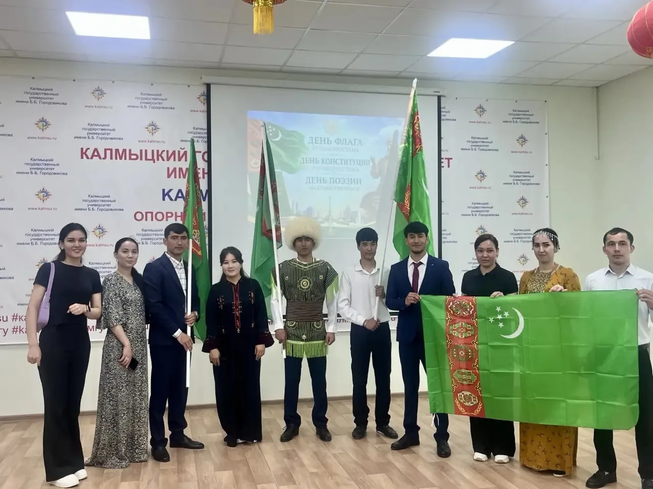 День флага, Конституции и поэзии Махтумкули в нашем университете 🇹🇲  20 мая туркменские студенты и с