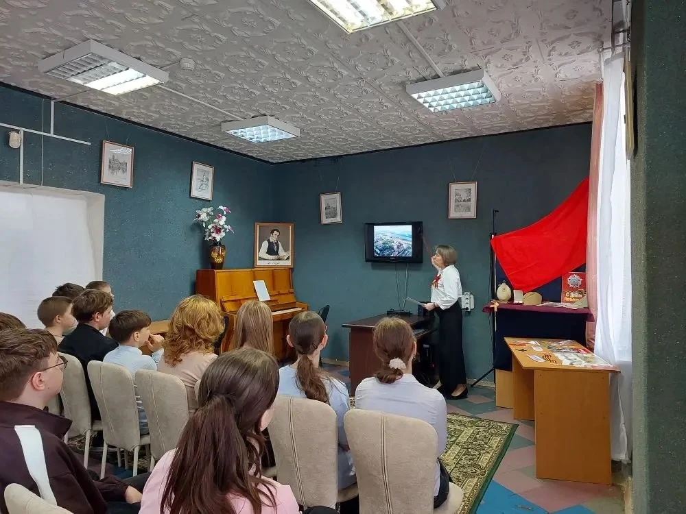 В МОУ «КСОШ №7» прошли уроки мужества, посвящённые памятной дате — Дню городов воинской...
