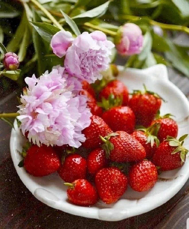 ☘️ 🍓 ☘️ 

Наслаждайтесь Радостями Лета...
Ощущайте Его Ароматы ...
И Пробуйте На Вкус...!
Самое Гла