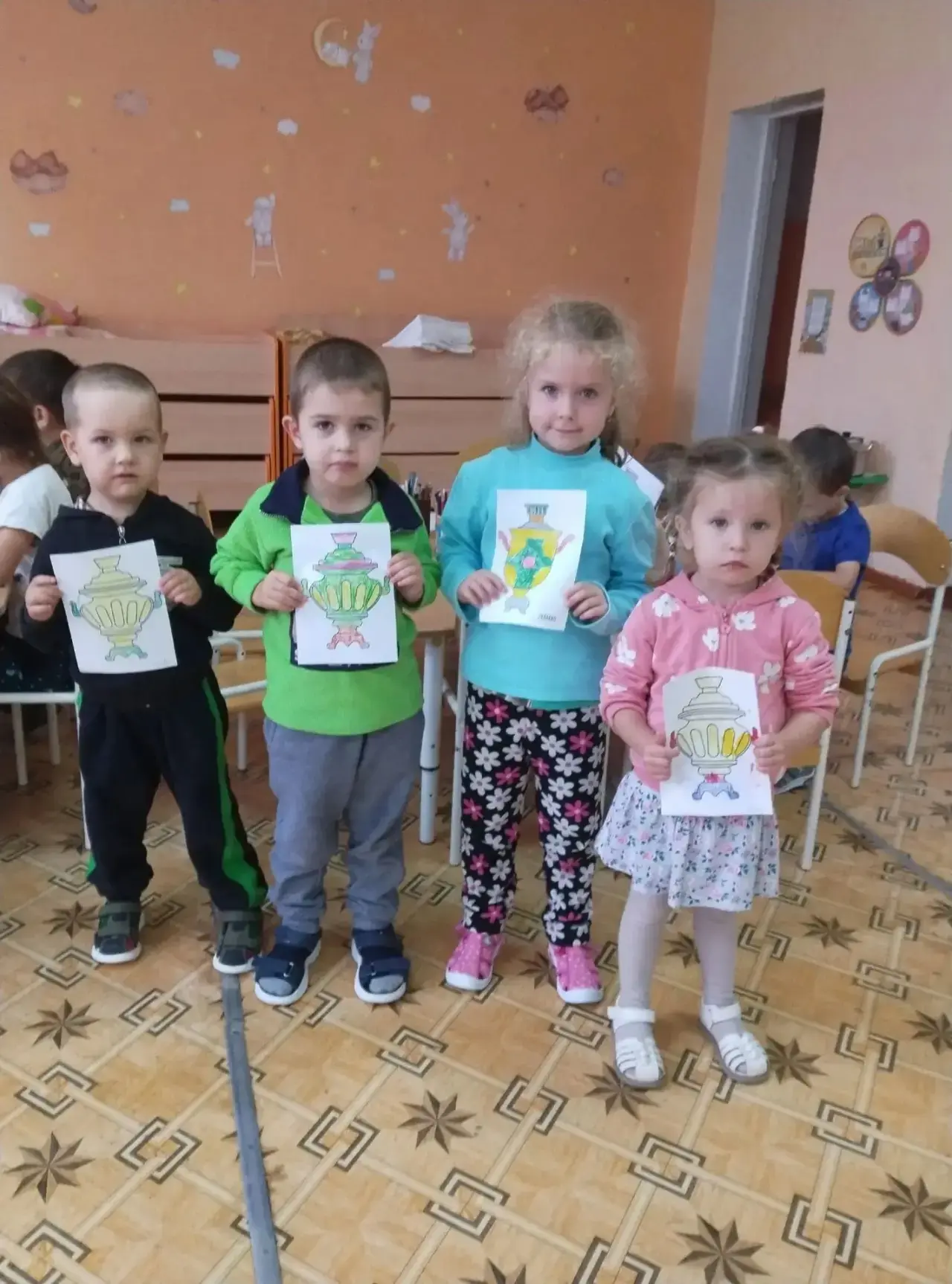 17 августа - день самовара.С детьми обсудили,что такое самовар.Это предмет народного бы...