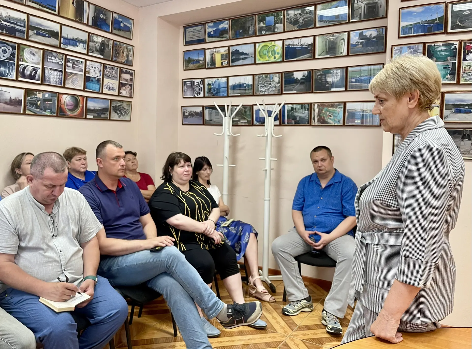 Встретилась с коллективом завода «Волжский дизель им. Маминых» в Балаково. Ранее люди обращались ко 