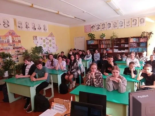 «Колокола Чернобыля»
Под таким названием в нашей школе прошёл Урок памяти для 5-11 классов, который 
