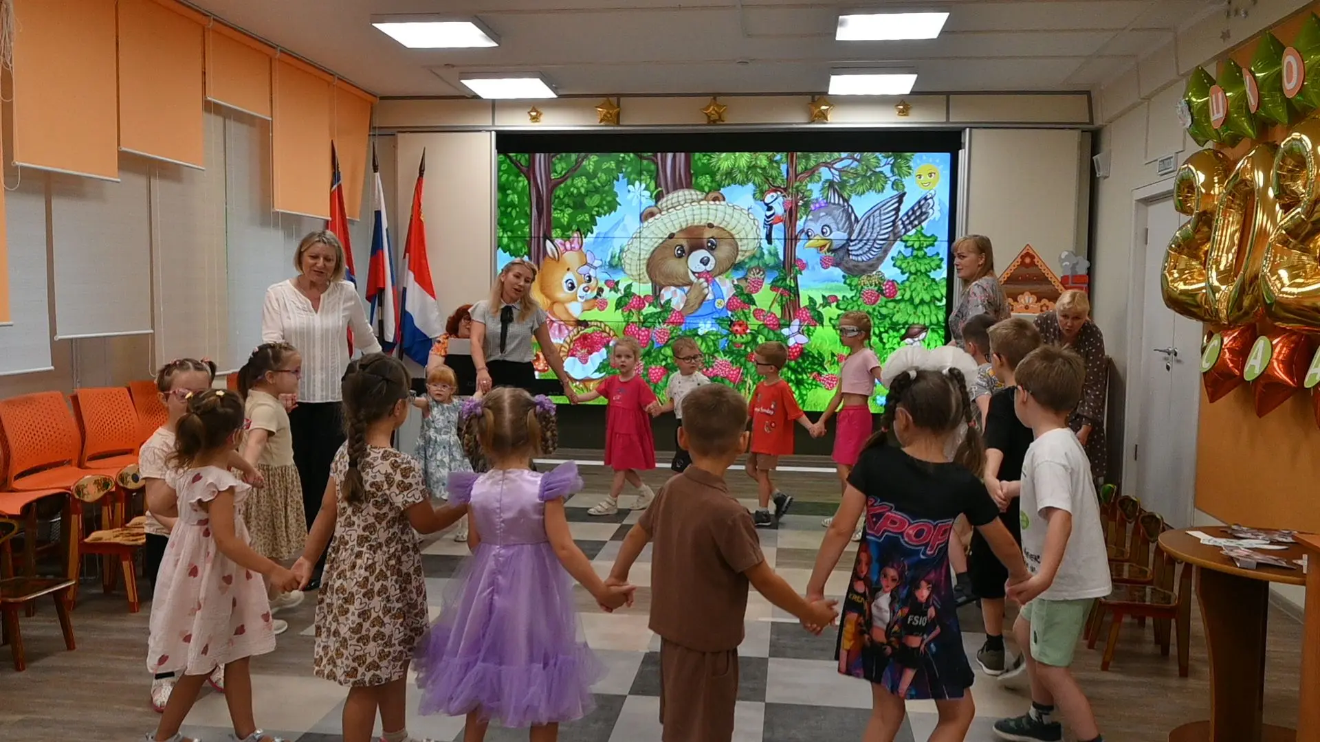 🎉 День знаний в нашей школе! 🎉Сегодня школа наполнилась радостью, волнением и особым ...