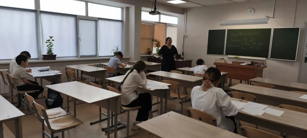 🏫В минувшую пятницу в нашей школе царила особая атмосфера — воздух был буквально пропитан азартом, и