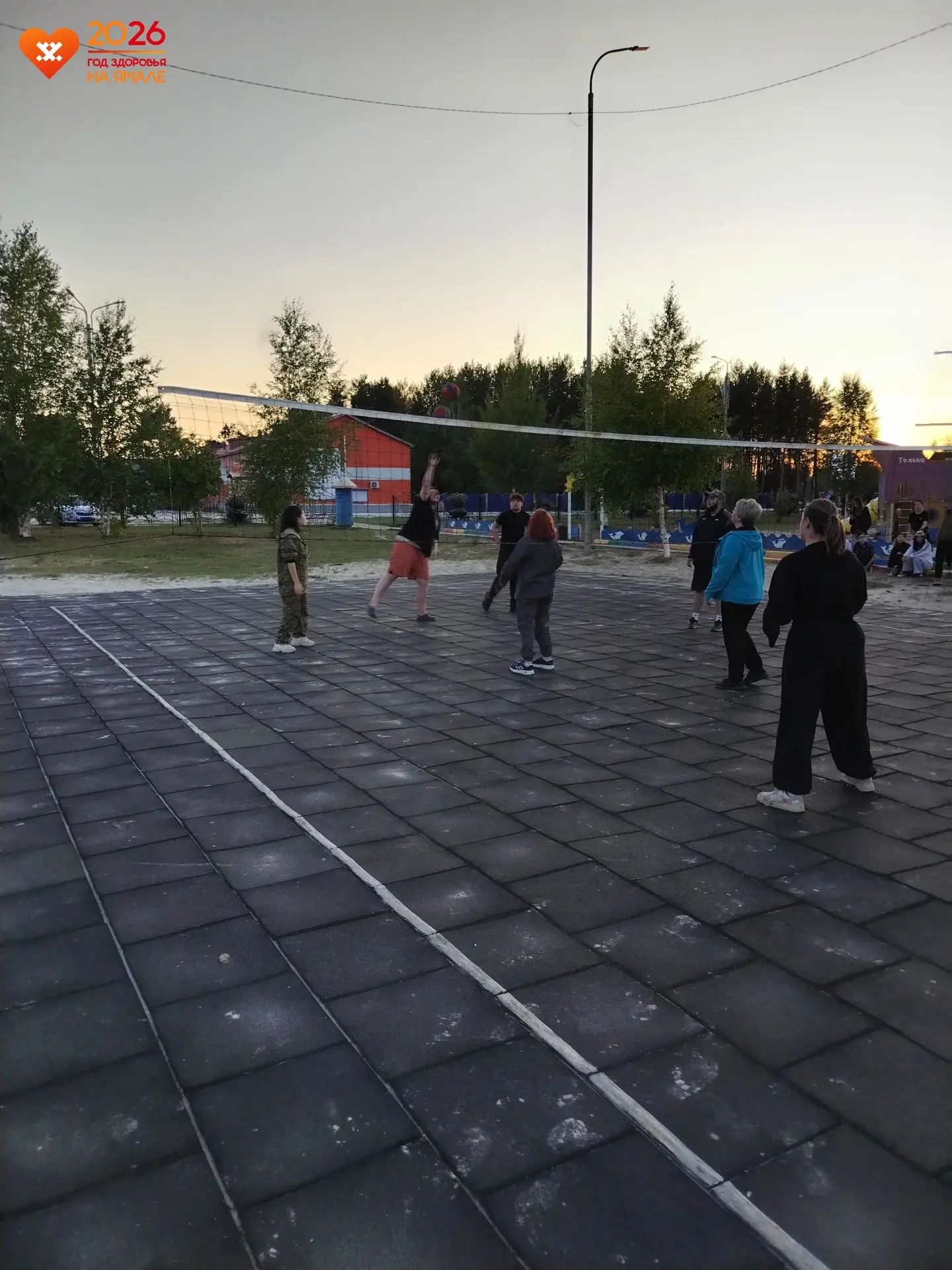 🎉 Турнир по пляжному волейболу в честь Дня флага РФ — яркие эмоции и спортивная борьба!