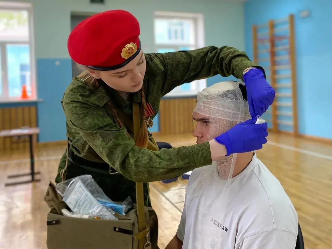 14 мая в  гимназии № 7  состоялся городской конкурс «Санинструктор», где старшеклассник...
