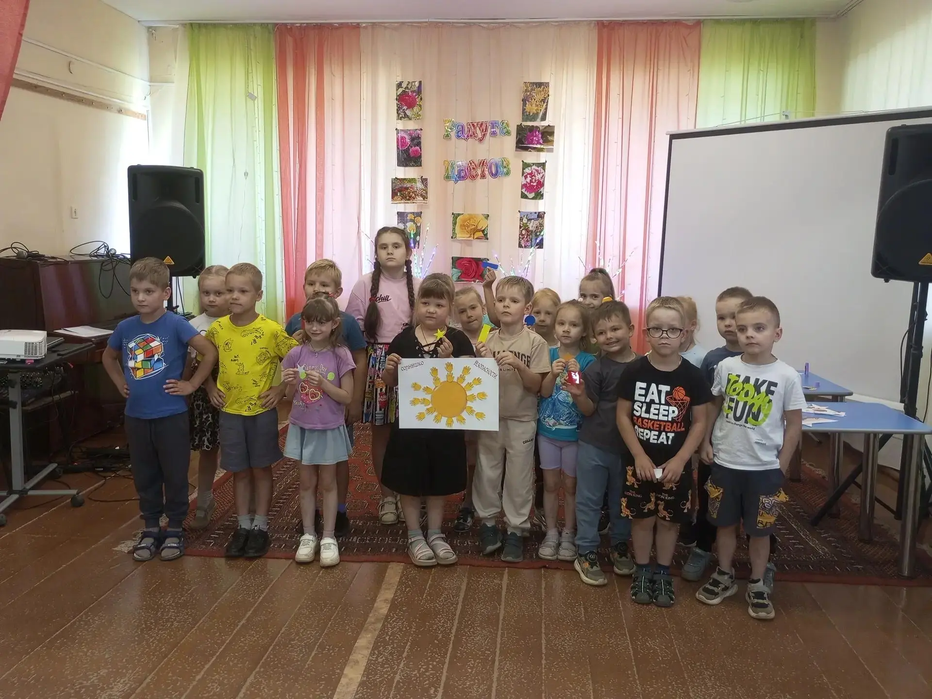 В городской библиотеке состоялось познавательное занятие для старших дошкольников по ос...