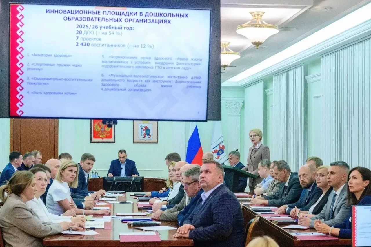 На очередном заседании Правительства обсудили ход весенне-полевых работ и развитие детс...