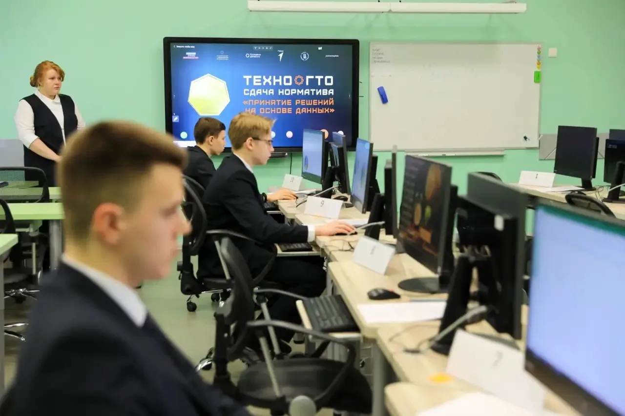 🧑‍💼 Школьник из Бурятии получил золотой значок ТехноГТО

Дамдин Эрдынеев из Улан-Удэ успешно сдал 
